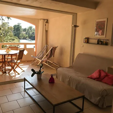 Cala Di Sole Lecci Apartment