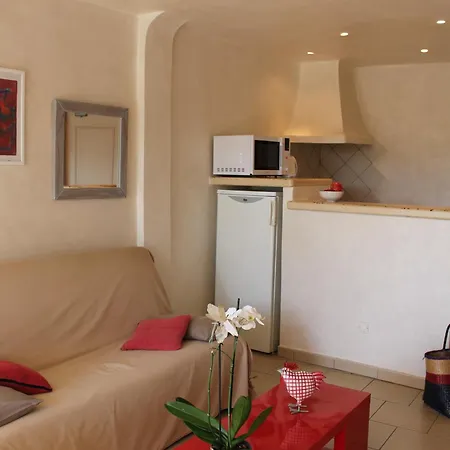 Cala Di Sole Lecci Apartment