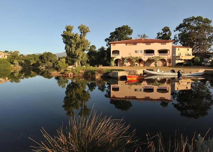 Cala Di Sole Lecci Apartment