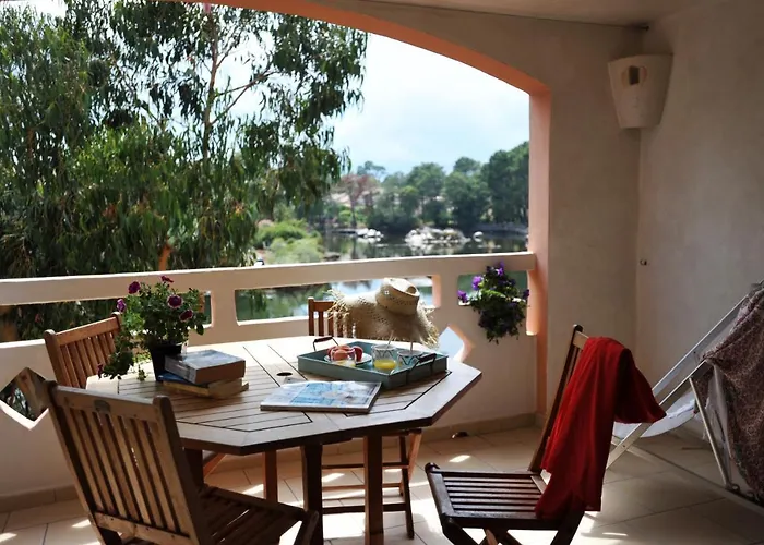 Cala Di Sole Lecci Apartment