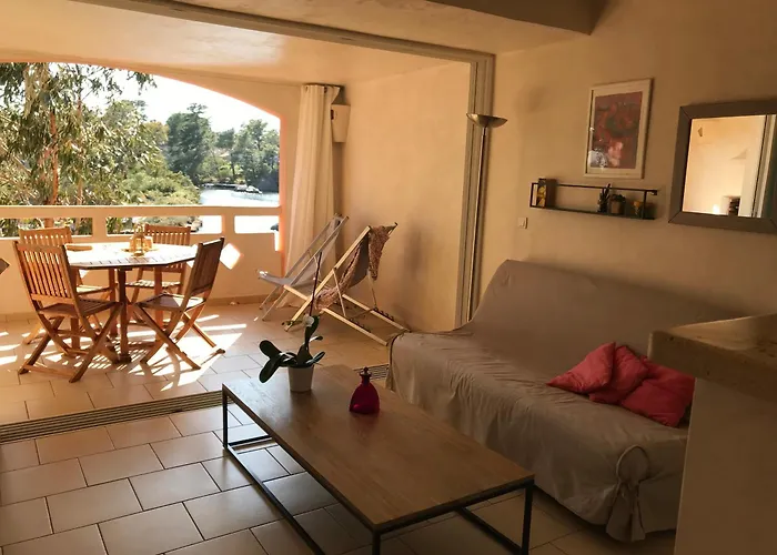 Cala Di Sole Lecci Apartment